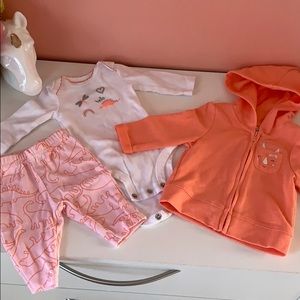 Carters NB 3 piece set.